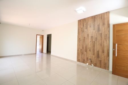 Sala de casa para alugar com 4 quartos, 360m² em Santa Mônica, Uberlândia
