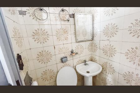 Casa à venda com 468m², 2 quartos e 4 vagasBanheiro