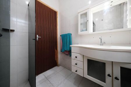 Casa à venda com 146m², 3 quartos e 2 vagasBanheiro 1