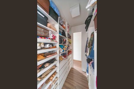 Apartamento à venda com 132m², 3 quartos e 3 vagasCloset do quarto 3