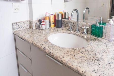 Apartamento à venda com 132m², 3 quartos e 3 vagasBanheiro do Quarto 3