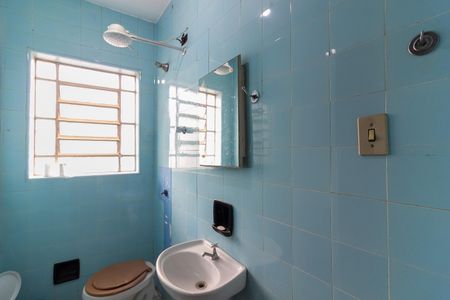 Casa para alugar com 338m², 3 quartos e 3 vagasBanheiro Social