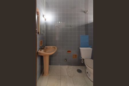 Casa para alugar com 338m², 3 quartos e 3 vagasBanheiro Suíte