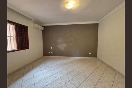 Casa à venda com 3 quartos, 134m² em Vila Fiat Lux, São Paulo