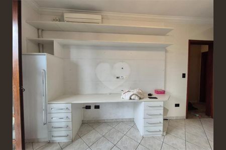 Casa à venda com 3 quartos, 134m² em Vila Fiat Lux, São Paulo