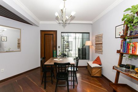 Casa à venda com 250m², 6 quartos e 2 vagasCasa 2 - Sala