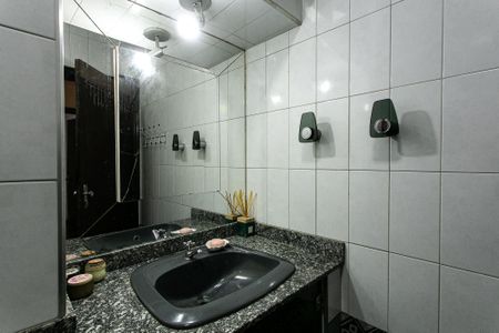 Casa à venda com 250m², 6 quartos e 2 vagasCasa 2 - Banheiro