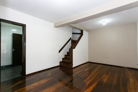 Casa à venda com 250m², 6 quartos e 2 vagasCasa 1 - Sala