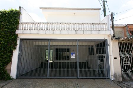 Casa à venda com 250m², 6 quartos e 2 vagasFachada