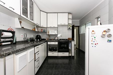 Casa à venda com 250m², 6 quartos e 2 vagasCasa 2 - Cozinha