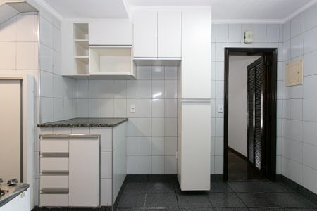 Casa à venda com 250m², 6 quartos e 2 vagasCasa 1 - Cozinha