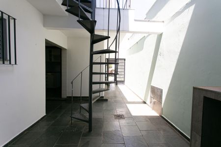 Casa à venda com 250m², 6 quartos e 2 vagasQuintal