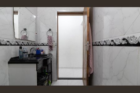 Casa à venda com 185m², 3 quartos e 2 vagas Casa à venda com 185m², 3 quartos e 2 vagasBanheiro