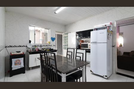 Casa à venda com 185m², 3 quartos e 2 vagas Casa à venda com 185m², 3 quartos e 2 vagasCozinha