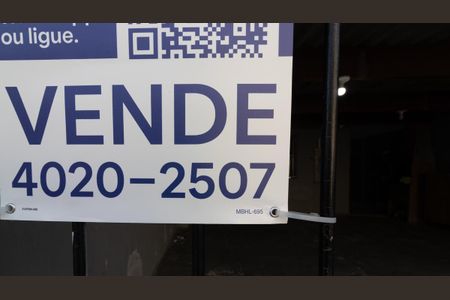 Casa à venda com 185m², 3 quartos e 2 vagas Casa à venda com 185m², 3 quartos e 2 vagasPlaquinha