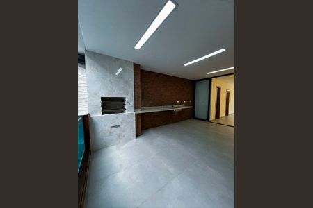 Casa à venda com 3 quartos, 197m² em Vila Carrão, São Paulo