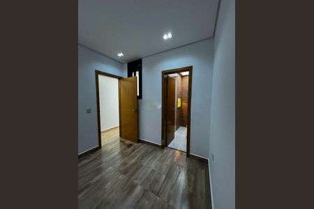 Casa à venda com 3 quartos, 197m² em Vila Carrão, São Paulo