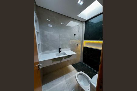 Casa à venda com 3 quartos, 197m² em Vila Carrão, São Paulo