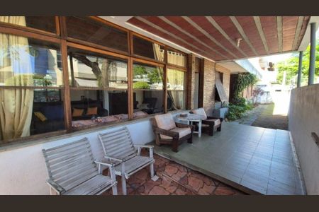 Casa à venda com 3 quartos, 255m² em São Francisco, Niterói