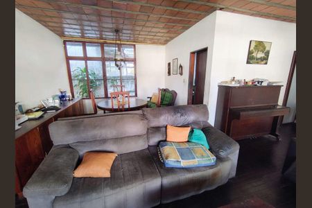 Casa à venda com 3 quartos, 255m² em São Francisco, Niterói