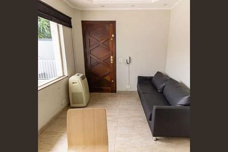 Casa à venda com 4 quartos, 242m² em Vila Invernada, São Paulo