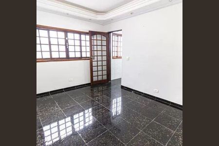 Casa à venda com 4 quartos, 242m² em Vila Invernada, São Paulo