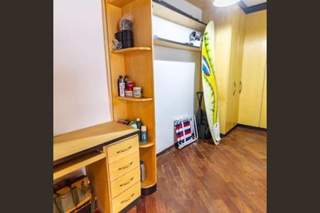 Casa à venda com 4 quartos, 242m² em Vila Invernada, São Paulo