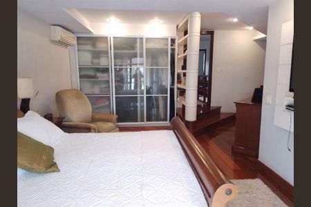 Casa à venda com 3 quartos, 240m² em Badu, Niterói