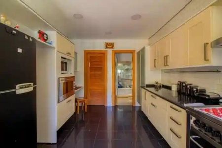 Casa à venda com 471m², 3 quartos e 4 vagas