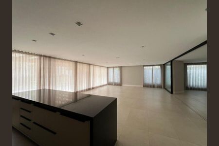 Casa à venda com 4 quartos, 550m² em Alphaville Residencial Zero, Barueri