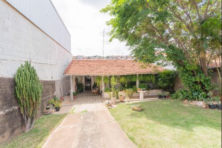 Casa à venda com 94m², 2 quartos e 4 vagasFachada