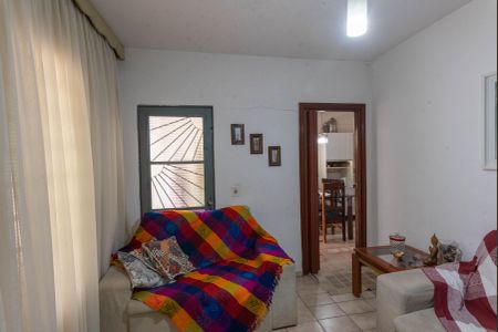Casa à venda com 94m², 2 quartos e 4 vagasSala