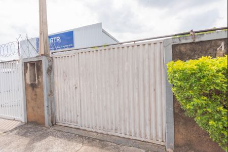 Casa à venda com 94m², 2 quartos e 4 vagasFachada