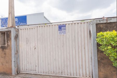 Casa à venda com 94m², 2 quartos e 4 vagasPlaquinha