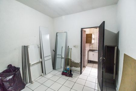 Quarto de casa para alugar com 1 quarto, 45m² em Vila Veloso, Carapicuíba