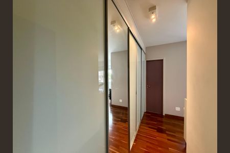 Apartamento para alugar com 180m², 3 quartos e 3 vagasCloset Suíte 2