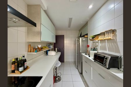 Apartamento para alugar com 180m², 3 quartos e 3 vagasCozinha 