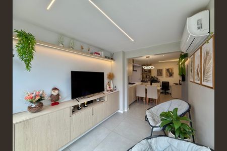 Sala de apartamento à venda com 2 quartos, 90m² em Santo Amaro, São Paulo