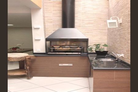 Casa à venda com 3 quartos, 140m² em Jardim Cláudia, São Paulo