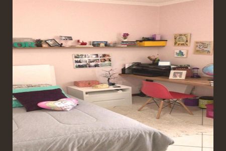 Casa à venda com 3 quartos, 140m² em Jardim Cláudia, São Paulo