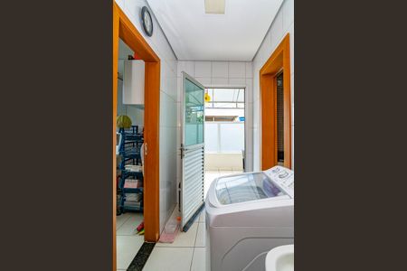 Casa à venda com 246m², 3 quartos e 2 vagas Casa à venda com 246m², 3 quartos e 2 vagasÁrea de Serviço