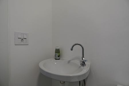 Apartamento para alugar com 46m², 2 quartos e 1 vaga Apartamento para alugar com 46m², 2 quartos e 1 vagaBanheiro