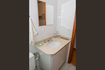 Casa à venda com 215m², 3 quartos e 3 vagasBanheiro Social