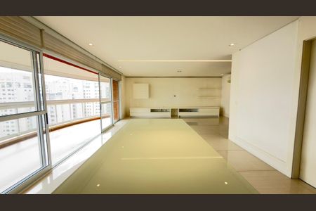 Apartamento à venda com 200m², 4 quartos e 4 vagas Apartamento à venda com 200m², 4 quartos e 4 vagasFoto 03