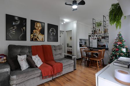 Sala de casa de condomínio para alugar com 2 quartos, 54m² em Jundiapeba, Mogi das Cruzes