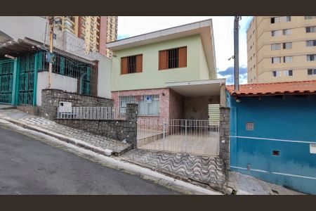 Casa à venda com 177m², 4 quartos e 2 vagas Casa à venda com 177m², 4 quartos e 2 vagasFachada
