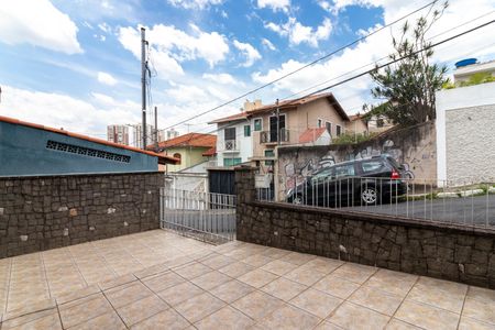 Casa à venda com 177m², 4 quartos e 2 vagas Casa à venda com 177m², 4 quartos e 2 vagasQuintal da Frente