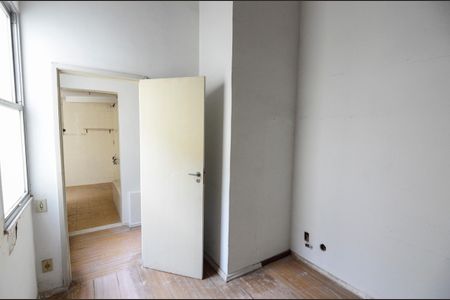 Apartamento à venda com 418m², 6 quartos e 2 vagasQuarto de Serviço