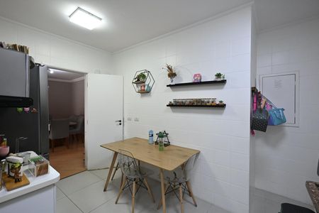 Apartamento à venda com 120m², 4 quartos e 2 vagasCozinha