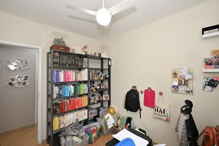 Apartamento à venda com 120m², 4 quartos e 2 vagasQuarto 2